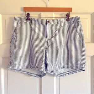Old Navy striped vertical blue and white shorts size 16.